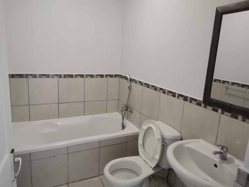 To Let 2 Bedroom Property for Rent in Island View Western Cape